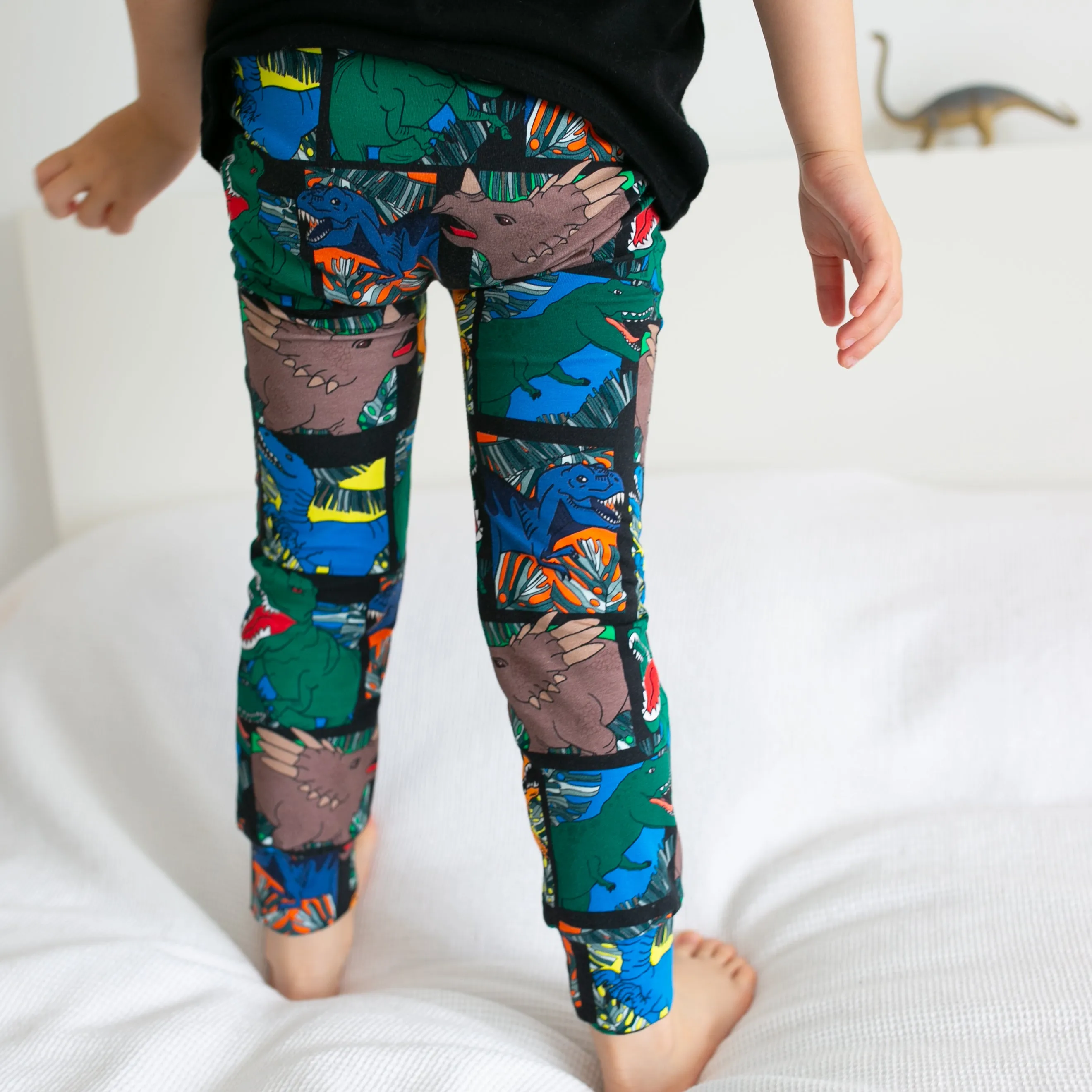 Comic Dino Leggings