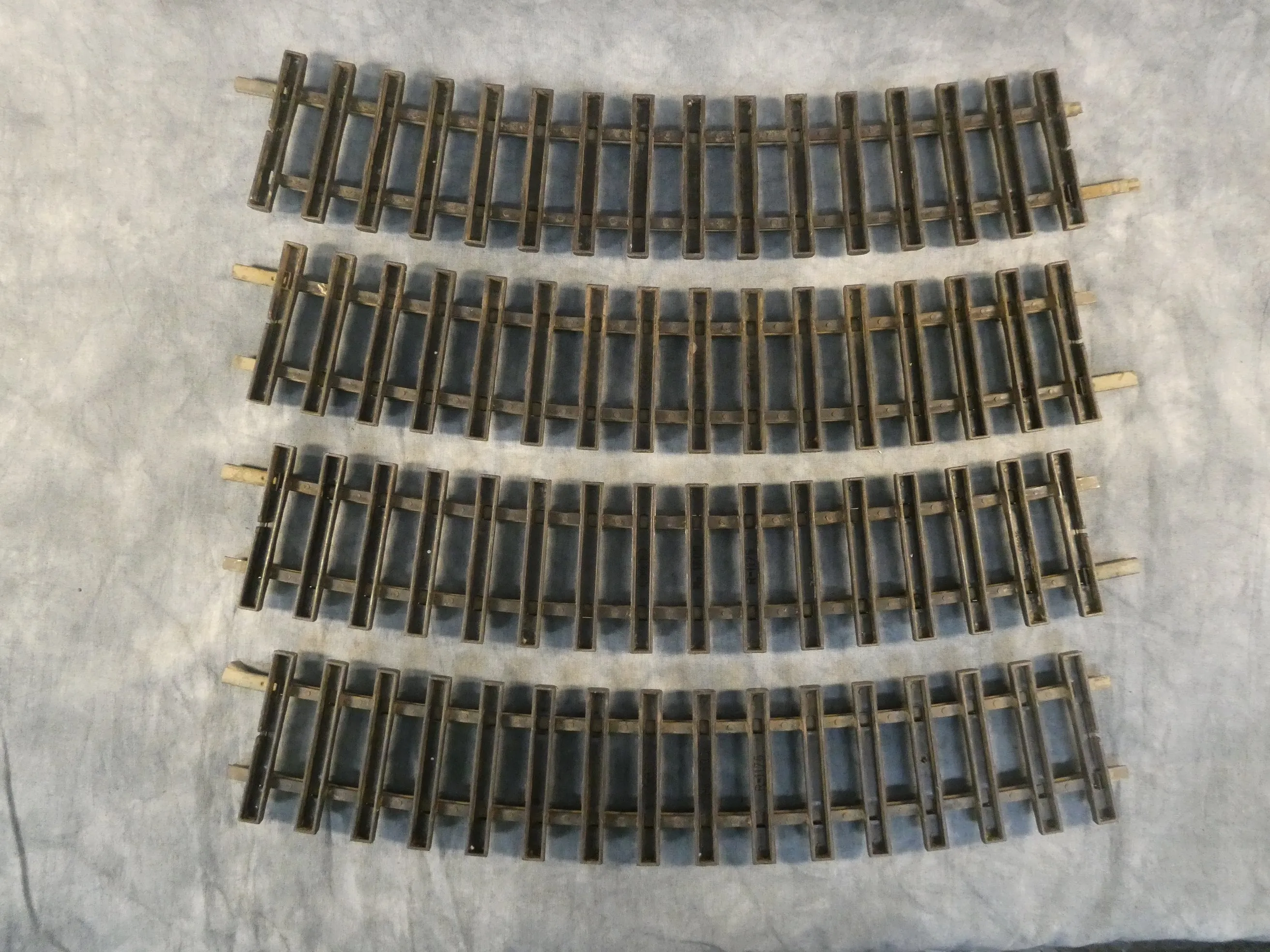 LGB #1600 Brass Curved G Scale Model Railroad Tracks R=1175 - Lot of 4